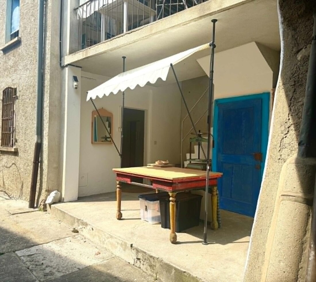 L'ingresso dell'atelier di Leonardo Pecoraro in Ticino