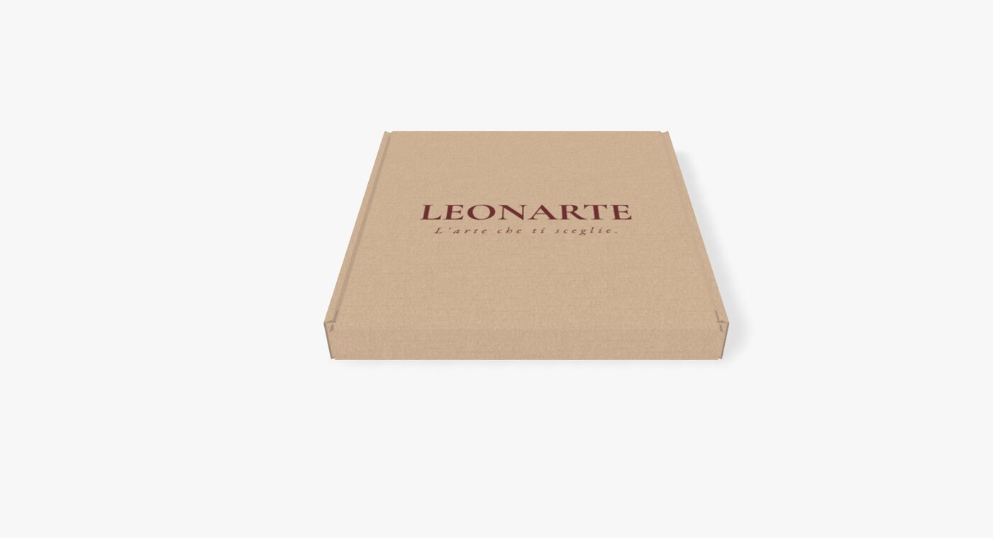 La scatola kraft con il marchio Leonarte